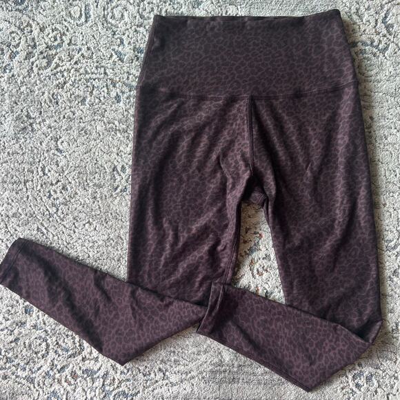 Beyond Yoga SoftMark Leopard Print High-Waisted Midi Leggings Large - Picture 1 of 12